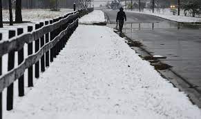 La provincia de córdoba despertó este miércoles cubierta de nieve en la capital, donde no sucedía desde julio de 2007, y en Orb29lmqzmmbdm