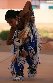 This Native American Indian Of The Hualapai Tribe Danced In Front Of A Number Of People Du Native American Dance Native American Peoples Native American Beauty