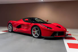 Sebastian vettel says he is at peace with his poor season at ferrari last year and excited about starting work with his new aston martin team. Vettel Sells Ferrari Collection For A Fresh Start With Aston Martin News Supercars Net