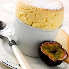 Souffles Aux Fruits De La Passion Recette Fruit De La Passion Alimentation Desserts Simples