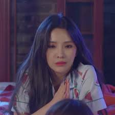 Miyeon being the bestest older sister. Soojin Idle And Minnie Image 6190546 On Favim Com