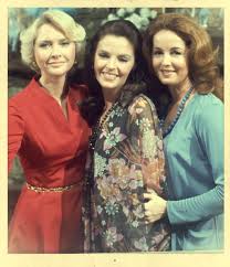 Www.srfi.ca fashion and philanthropy www.suzannerogerspresents.com. Susan Flannery Laura Susan Seaforth Hayes Julie And Suzanne Rogers Maggie Days Of Our Lives Tv Show Couples Days Of Our Lives Santa Barbara Soap Opera