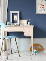Taubenblau Fur Eine Beruhigende Stimmung Dunkelblaue Wande Blaue Wandfarbe Blaue Wohnzimmer
