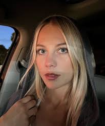 Kayla Keating's Instagram, Twitter & Facebook