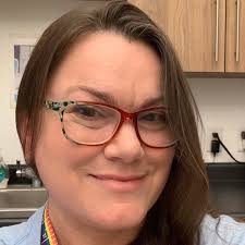 Somebody help!! Trying to make my goat. Milk my goat please . Milk my goat  please