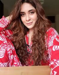 Azekah Stylish Actresses Long Hair Styles Hair Styles