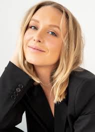 Intervista con Annie Starke: Interpretare un Eroe Sconosciuto in 'Ratched' 