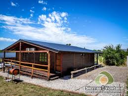 This cabin features a seasonal outdoor pool, a garden, and barbecue grills. Cabanas Los Tres Pinos Villa Ventana Alojamientos