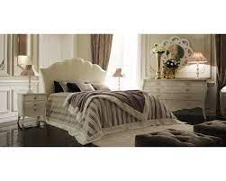 Bianco e foglia oro, bianco e foglia argento oppure laccato bianco. Camera Da Letto Come Foto Legno Massello Bombata Colore Bianco Letto Como Comodini