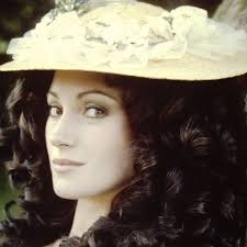 Reason 517: why Tom Hiddleston should play The Scarlet Pimpernel