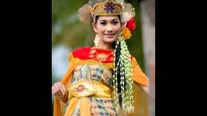 Penyokong di cik siti wan kembang penuh semangat. Che Siti Wan Kembang Puteri Saadong By Webtvkesedar1