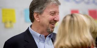 CEO of LISC to step down in 2016