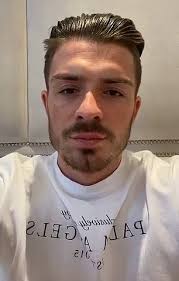 Maybe, he loves this haircut or something else, there are few celebrities who are not much fond of. Jack Grealish Bricht Die Stille Nachdem Er Wahrend Der Coronavirus Krise Gefeiert Hat Erwahnt Aber Keinen Autounfall Nach Welt