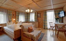 Weitere ideen zu rustikales schlafzimmer, zimmer, schlafzimmer. Rustikal Brunnerhof Zillertal