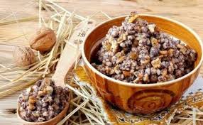 В цій статті, список традиційних страв на святвечір сім'ї, яка проживає в селі воскресінці, що на прикарпатті. 12 Strav Na Svyatij Vechir Recepti