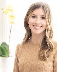 Tara Mcnally's Instagram, Twitter & Facebook