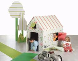 Papphaus Ikea Unvergessliche Spielstunden Und Grosse Kinderfreude Cardboard House Ikea Home Decor Accessories