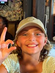 Black pearl found in oyster