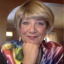 Cutest Cat Bed EVER!! source -->  https://knithacker.com/2018/04/the-bed-your-kitty-cat-dreams-of-its-a-ball-of-yarn-cat-cave-get-the-tutorial-to-make-one/