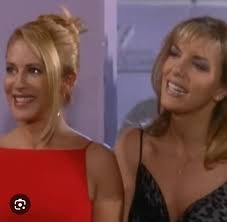 Cuál es el mejor protagónico de Laura Flores? Pues en "Betty, la fea",  obvio!!!! Ah no, solo fue actriz invitada para representar a México y el  programa "Hoy" en el lanzamiento de