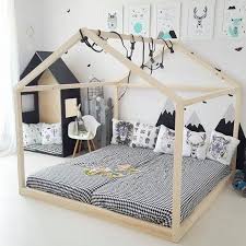 Yatak odası, sağlıklı bir uykunun ana kaynağını belirlemektedir. Floor Plan Large House Bed 200x90 Two Single Bed Size Double Floor Plan Large House Bed 200 90 Two Singl 2020 Kiz Cocugu Odalari Yatak Boyutlari Kiz Odalari