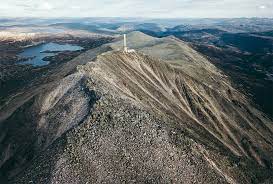 Spend a day drinking in the unrivalled panoramas from the summit of gaustatoppen mountain. Vandring Pa Gausta Gaustatoppen Rjukan Og Hardangervidda