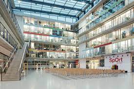 Sportstätten sind wahrzeichen für städte und gemeinden und erlebnisräume für fans und besucher. Sport Stuttgart Veranstaltungen Messelandschaft Galerie Begegnungsort Stuttgart