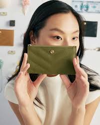 VERA CAVIAR Long Card Holder in Blue Jean กระเป๋าใส่บัตรทรงยาว  ทำจากหนังแท้ลาย Caviar สี Blue Jean