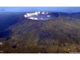 Dentumannya terdengar hingga ke mauritius yang jaraknya 4.800 km. 10 Gunung Berapi Paling Berbahaya Dan Mematikan Di Dunia