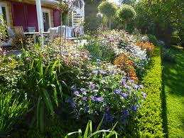 In diesem gartenvideo erklären wir, wie ein miniteich für balkon und terrasse angelegt wird und wie sie die teichpflanzen überwintern weitere informationen. Referenzgarten Seethaler Gartenimpulse