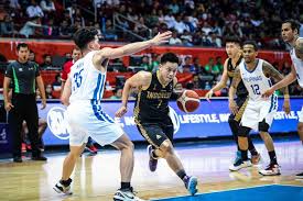 Bola jaring juga mempunyai beberapa peraturan asas yang telah ditetapkan, iaitu: Peraturan Bola Basket Halaman All Kompas Com