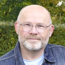 Singer-songwriter Lance Cowan uit Nashville brengt prachtig Americana  nummer 'Love Anyway' uit, over hartverscheurende radicale wij-tegen-zij  standpunten. Ik vroeg hem naar de achtergrond van het…