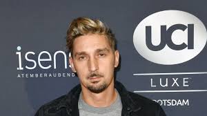 Hood scenic byway winds through the town of sandy and along the river of the same name (first called quicksand river by the lewis and clark corps of discovery). Rtl2 Bestatigt Sandy Fahse Arbeitet Wieder Fur Den Sender Promiflash De