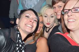 Who knows the Blonde in the middle?