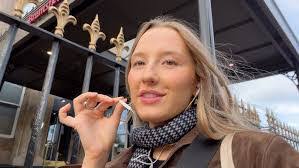 Andrea Raymer's Instagram, Twitter & Facebook