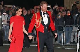 Herzogin meghan, 39, soll sehr darunter gelitten haben, dass prinz harry, 36, ohne sie nach england geflogen ist. Herzogin Meghan Und Prinz Harry Heute Treffen Sie Auf William Und Kate Panorama Stuttgarter Zeitung