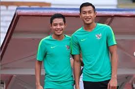 Pesta pernikahan mereka berlangsung syahdu nan romantis dengan dihadiri kerabat serta sahabat. Gara Gara Kapten Timnas Indonesia Menikah Evan Dimas Dapat Pertanyaan Kapan Nyusul Begini Jawabannya Semua Halaman Bolastylo Bolasport Com