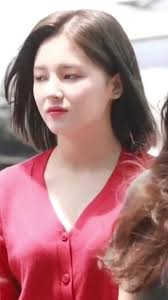 Nancy Momoland Dressing Up