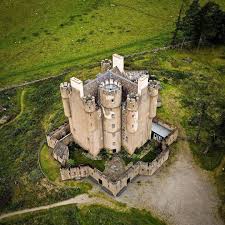 Das sind die öffnungszeiten für braemar castle Scottish Castles On Instagram Presents Braemar Castle Scotland Braemar Braemar Castle Beautiful Castles Scotland Castles