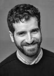 How to Incorporate Flowers for a Luxe Christmas