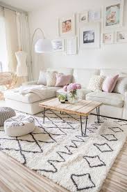 10 Einfache Moglichkeiten Ein Geraumiges Und Schones Wohnzimmer Zu Gestalten Living Room Scandinavian Living Room Designs Interior Design Living Room