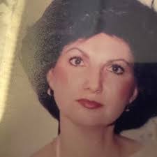 Angie Spence's Instagram, Twitter & Facebook