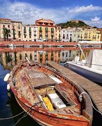 It is located on the northern part of the campidano plain. Passeggiata Lungo Il Temo Bosa Oristano Sardegna Giorgia Cogoni Il Temo Temu In Sardo E Un Fiume Che Scorre In Sardegna Nelle Province Di Sassar