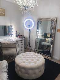 20 Impressive Salon Room Design Ideas Trenduhome Beauty Room Makeup Room Decor Vanity Design