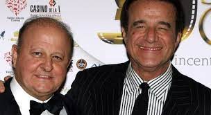 Boldi e de sica erano pronti per un altro progetto insieme, come avevano annunciato lo scorso dicembre in occasione del biglietto d'oro ricevuto alle giornate e boldi aveva aggiunto: Christian De Sica E Massimo Boldi Dopo 13 Anni Insieme Ecco Il Vero Motivo Per