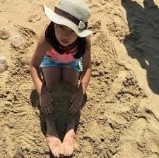 Beautiful Haru Playing Sands Vacation W Mithra S Family Tablo S Family Two Piece Skirt Set Skirt Set Fashion