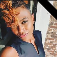 Siblings who hilariously recreated their childhood photos 😆