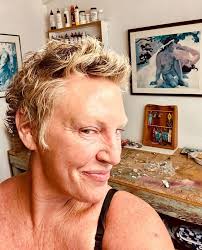 What can be done to help a pitbull with back leg issues?