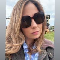 Samantha Barringer's Instagram, Twitter & Facebook