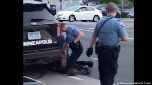 Nun ist ein neues video der szene aufgetaucht. Autopsiebericht Zu George Floyd Bestatigt Tod Durch Polizeigewalt Aktuell Amerika Dw 01 06 2020